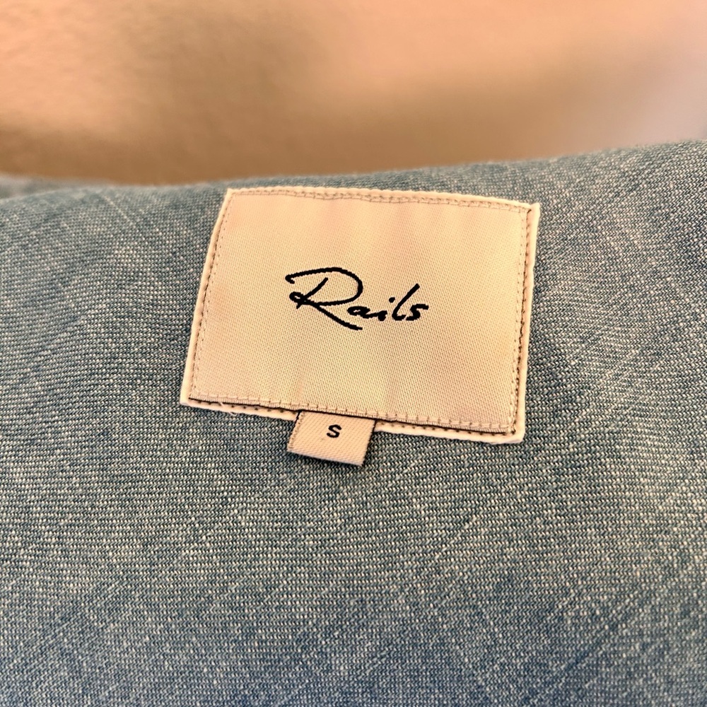 RAILS DENIM BUTTON DOWN SHIRT